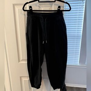 Lululemon Scuba cropped joggers